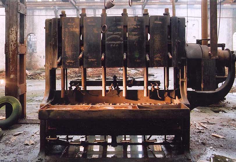 Taraudeuse ACME Machinery Co.